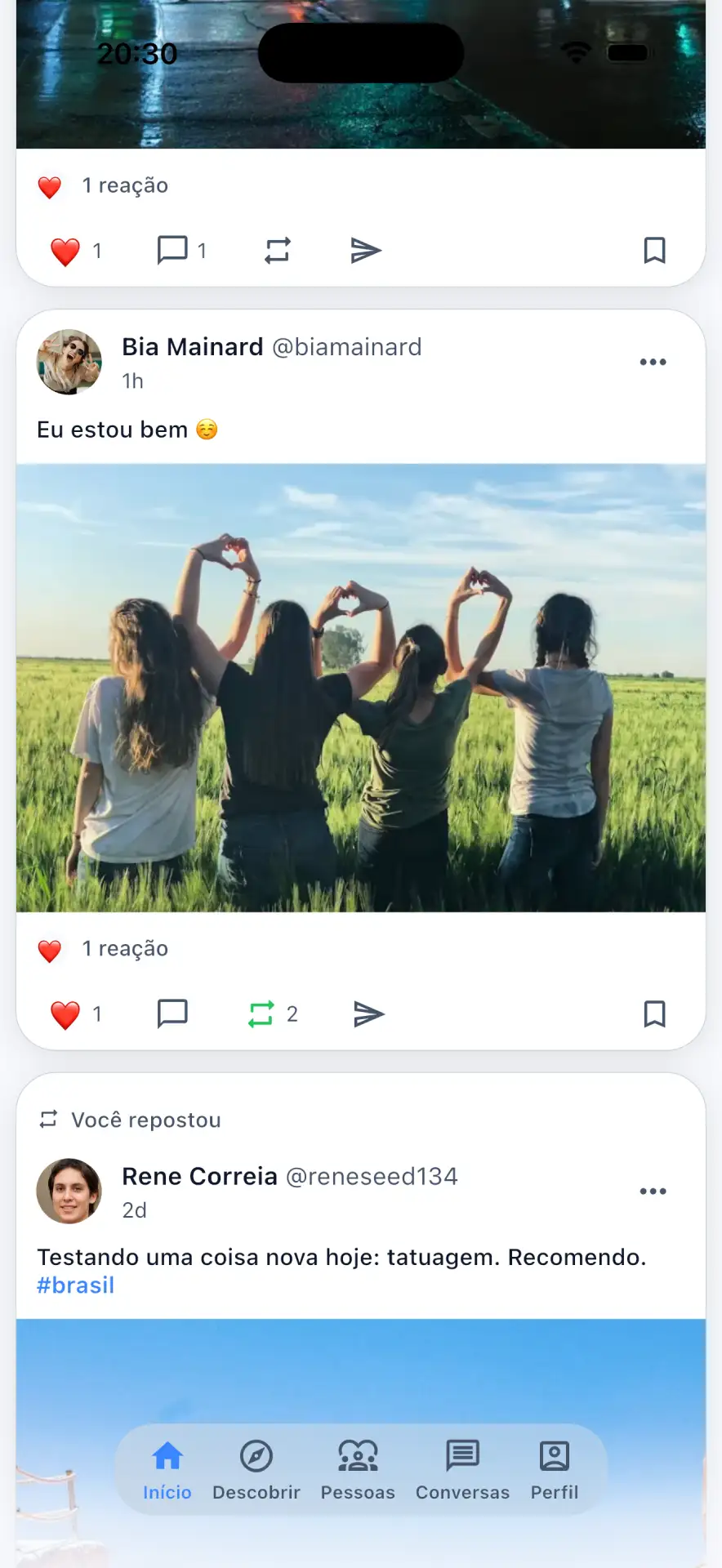 Publicações no Levii com reações, comentários e repost